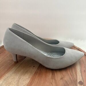 Dexflex Comfort Women's Light Grey Suede Pointed Toe Kitten Heel Pumps Size 9W